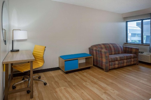 Days Inn by Wyndham Pleasant Prairie Kenosha image 12