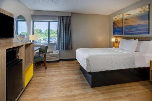 Days Inn by Wyndham Pleasant Prairie Kenosha image 16