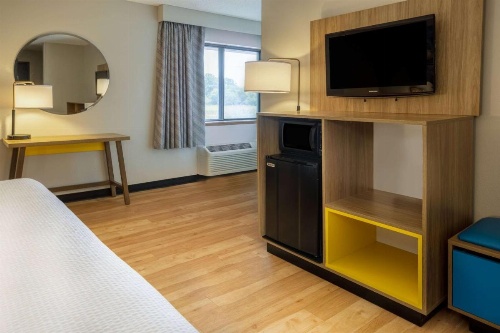 Days Inn by Wyndham Pleasant Prairie Kenosha image 17