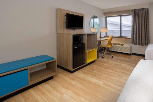 Days Inn by Wyndham Pleasant Prairie Kenosha image 18