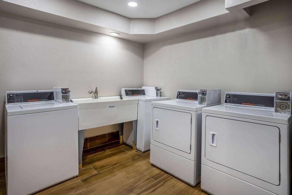 Days Inn by Wyndham Pleasant Prairie Kenosha Main image