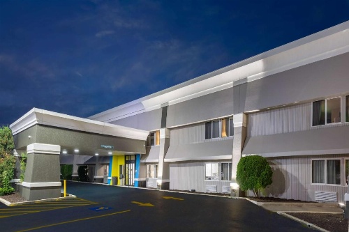 Days Inn by Wyndham Pleasant Prairie Kenosha image 35