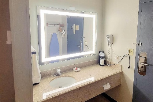 Days Inn by Wyndham Pleasant Prairie Kenosha image 36