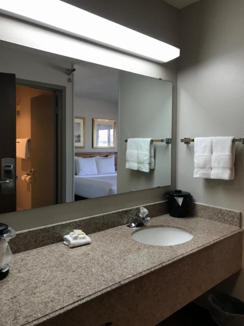 Days Inn by Wyndham Pleasant Prairie Kenosha image 44