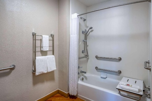 Days Inn by Wyndham Pleasant Prairie Kenosha image 9